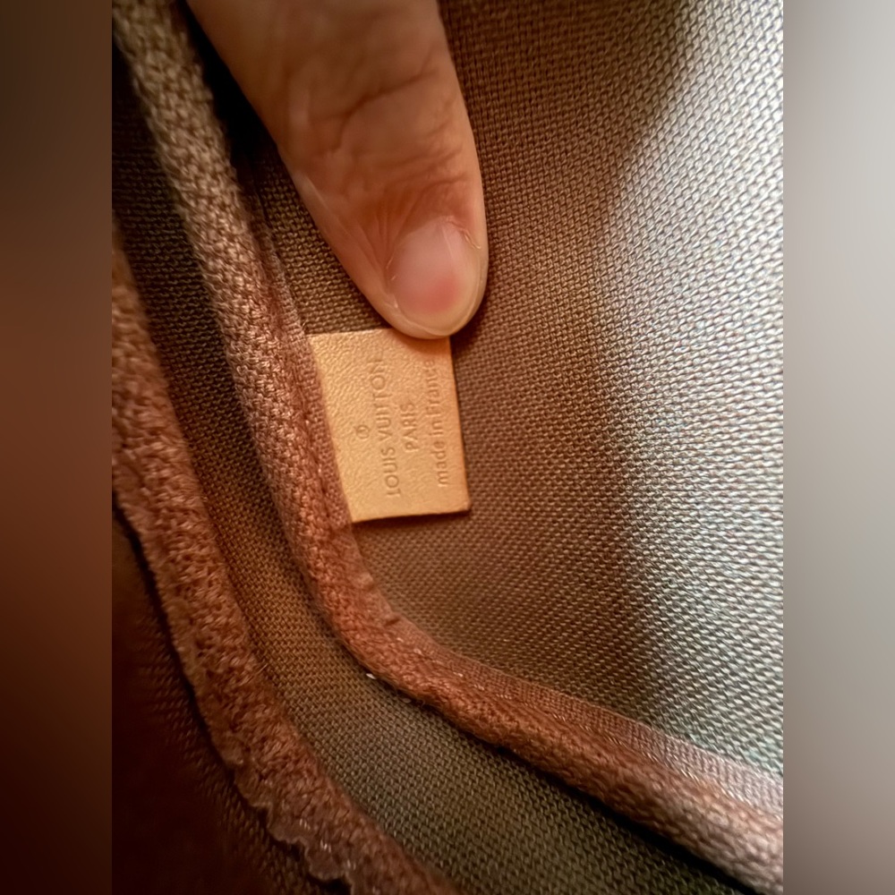 Louis Vuitton small pochette from MPA - Picture 15 of 16